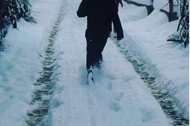 Fshati nën pushtetin e borës