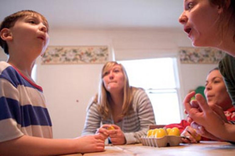 Nëse doni punonjës të aftë punësoni autikët, kjo kompani ka pasur sukses  