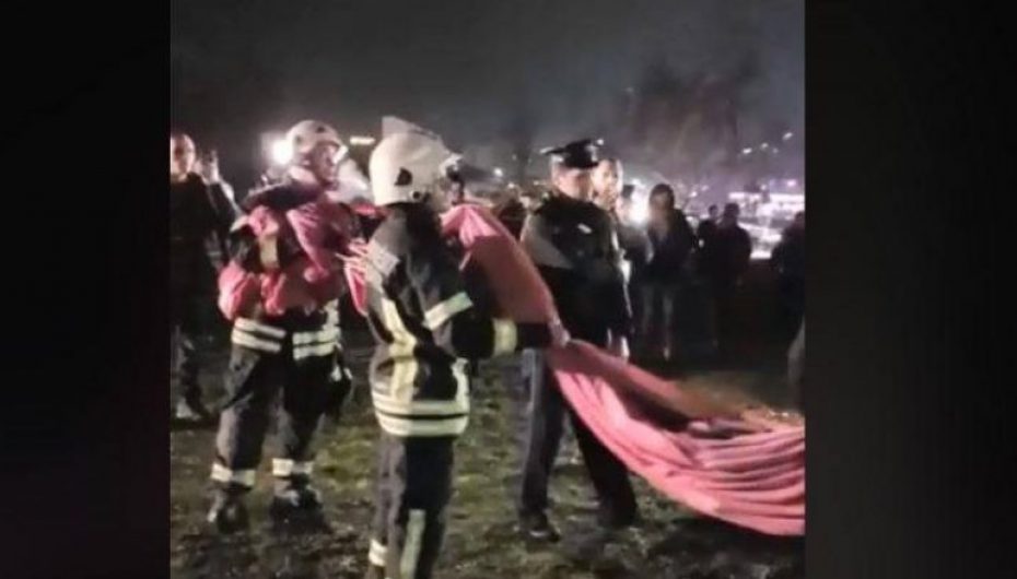 Përplasjet për simbolin kombëtar, flamuri kuq e zi rikthehet në hyrje të Prishtinës