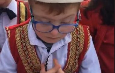 Të vegjël që ushqehen shëndetshëm