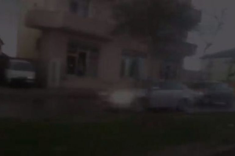 Në rrugë-Azem Shkreli