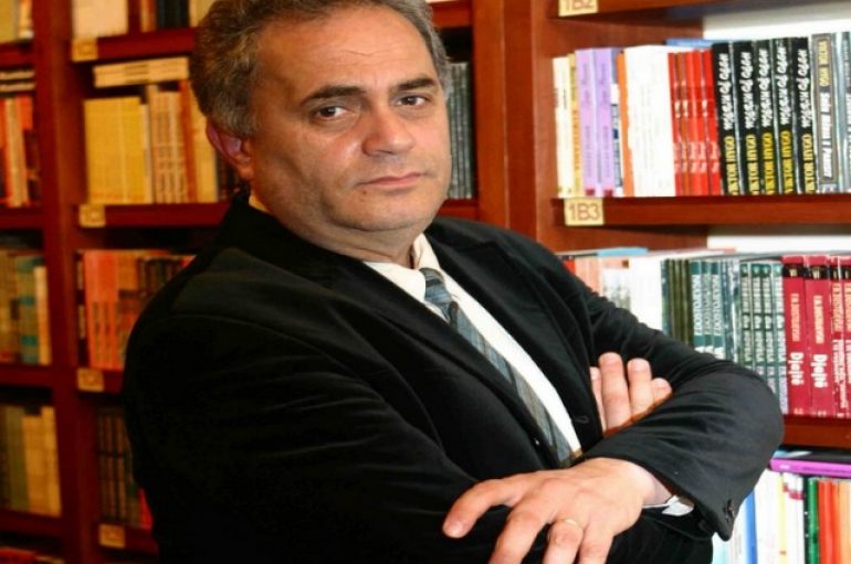 Porosia e akademikut për mësuesit