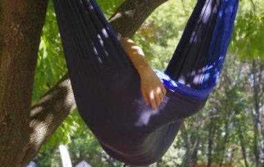 Kthejeni të kaluarën në një trampolinë