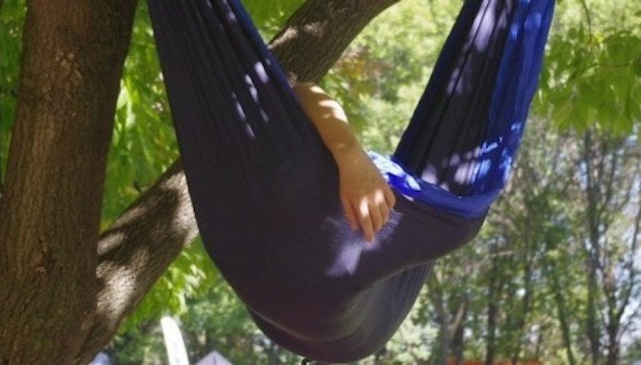 Kthejeni të kaluarën në një trampolinë