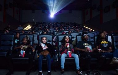 10-vjeçarja ndihmon qindra fëmijë me ngjyrë të shohin ‘Black Panther’ gjatë fundjavës