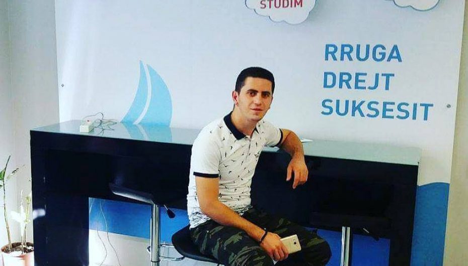 Kush është Juliani, studenti që “lufton” bullizmin në Kamëz