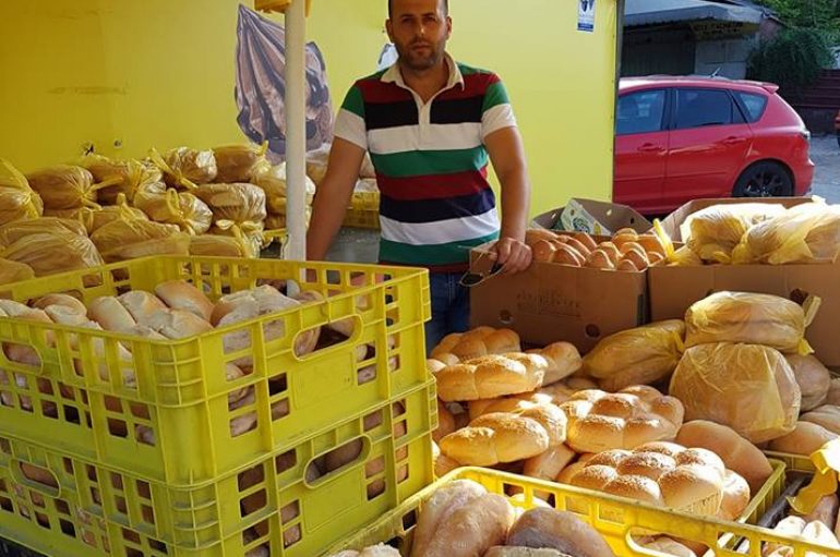 Shqiptari dhuron bukë falas për të varfërit