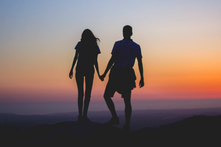 Muret ‘shemben’ kur dashuria të çon nga Serbia në Shqipëri