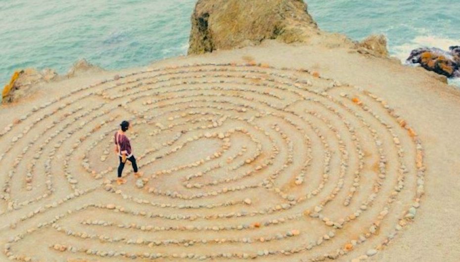 Qëndro pozitiv dhe i lumtur