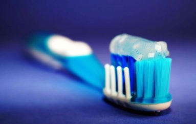 Dentistët pa punë, shkencëtarët kanë gjetur një lloj ilaçi që riparon dhëmbët