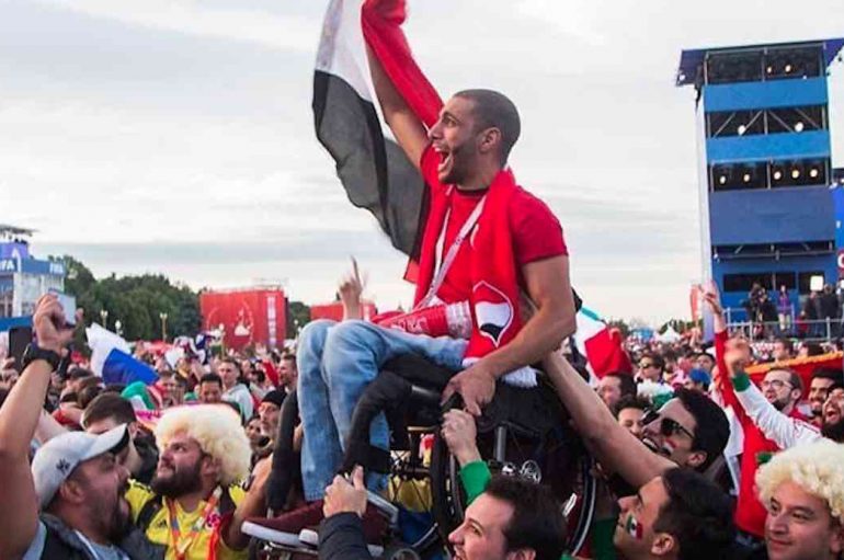 Gjeste mirësie nga kupa e botës që tregojnë shembujt më të mirë të njerëzimit