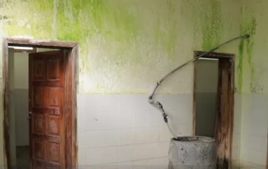 Shkolla ‘mjerane’ në Baldushk rrezikon jetën e nxënësve