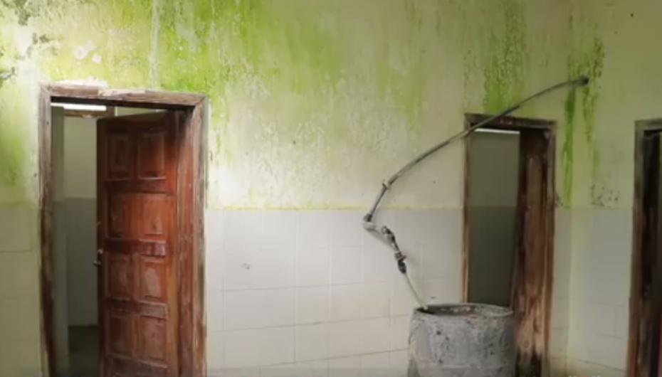 Shkolla ‘mjerane’ në Baldushk rrezikon jetën e nxënësve