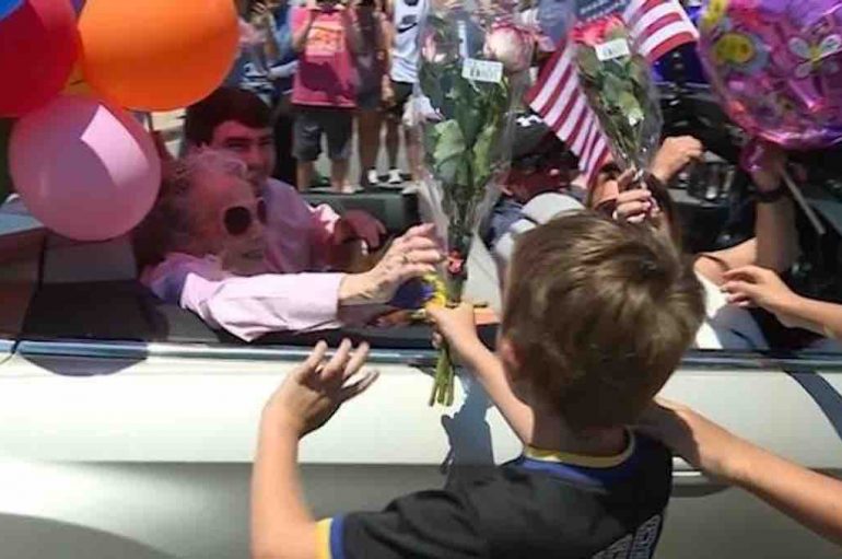 Dëshironte paradë në ditëlindjen e 107-të, qyteti i dhuron më shumë se kaq të moshuarës