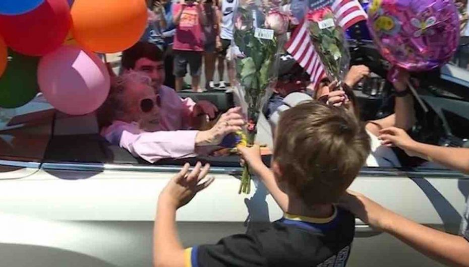 Dëshironte paradë në ditëlindjen e 107-të, qyteti i dhuron më shumë se kaq të moshuarës