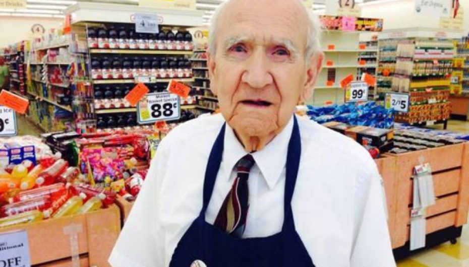 I moshuari lë punën që bëri për 22 vite, befasohet nga gjesti i klientëve