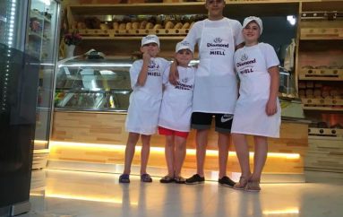 4 fëmijë të talentuar nisin ‘punë’ në një furrë buke në Tiranë