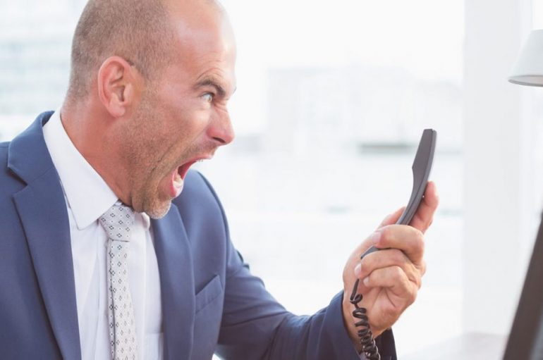 Cili është dallimi mes ofendimit dhe dëmtimit?