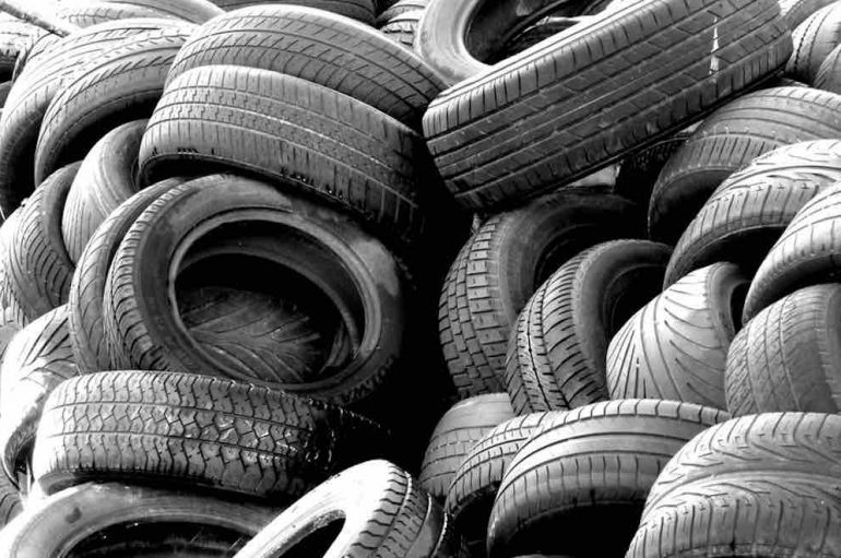 Në vend të naftës, gomat së shpejti mund të bëhen me dru