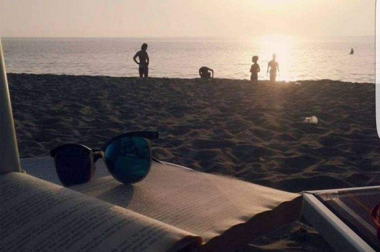 Disa romane që rekomandohen për pushimet e verës