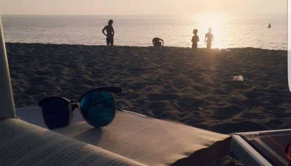 Disa romane që rekomandohen për pushimet e verës