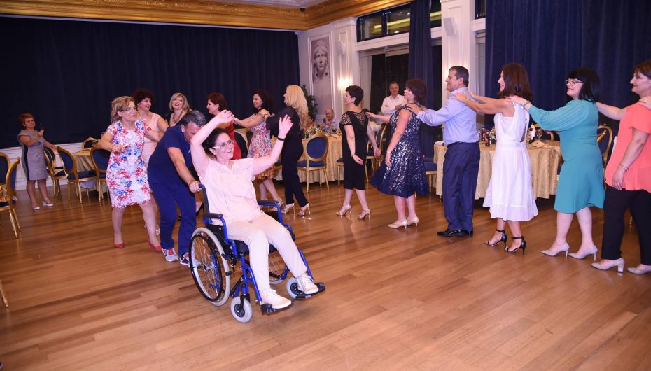 Mjekja gjirokastrite nis detyrën e re si kryetare e këshillit bbashkiak: Motivi, personat me aftësi të kufizuara