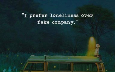 Më mirë vetëm se me shoqëri false