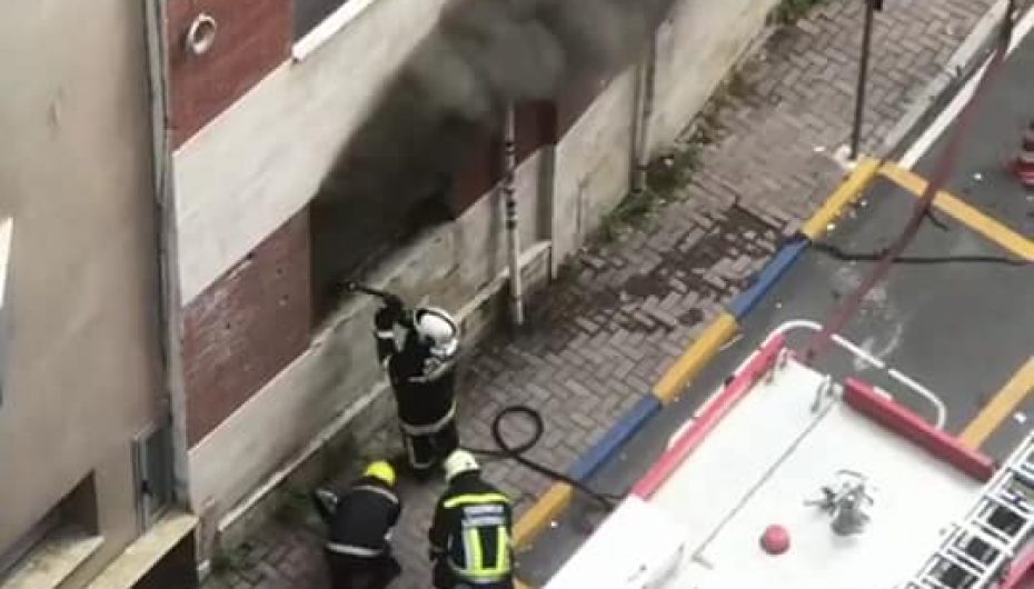 Zjarr pranë banesës, Rudina Magjistari: Nderim për zjarrfikësit shqiptarë