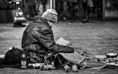 Qyteti punëson një ekip mjekësh për të trajtuar të pastrehët e varur nga droga