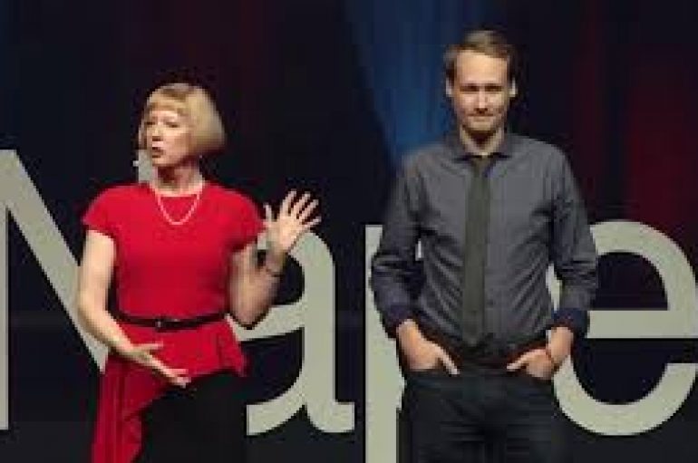 Si të ndërtoni raporte me të gjithë duke mësuar 3 llojet e gjuhës së trupit