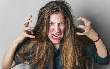 Ndaloni reagimet e tepruara ndaj gjërave të vogla