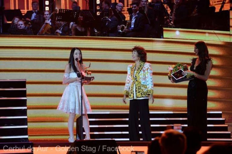 Këngëtarja e re shqiptare fiton çmimin prej ’25 mijë eurosh’ në festivalin ndërkombëtar