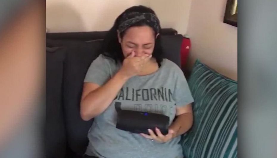 Gruaja shtatzanë shpërthen në lot, mëson gjininë e bebes nga zëri i babait të ndjerë