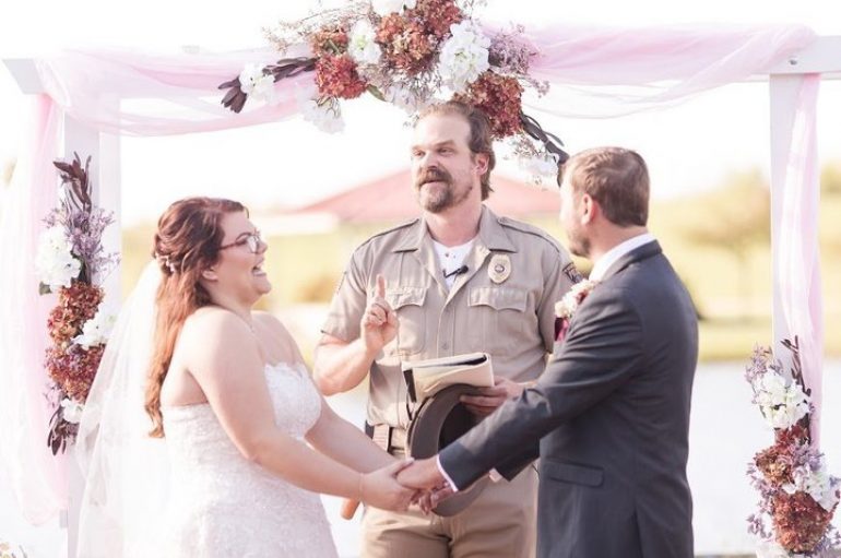 Yll i “Stranger Things” zyrtarizon dasmën e fanses