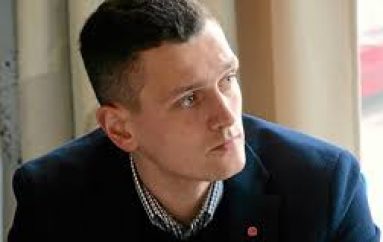 “Partia dhe shqiptarët më kanë sjellë sukses”, Dibrani fiton mandatin e tretë si deputet në Suedi