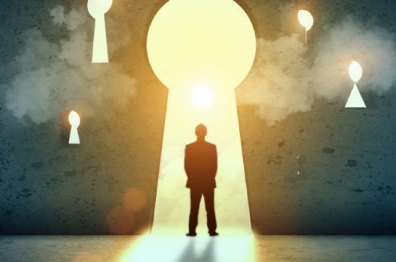 “Mëso nga e djeshmja, jeto të sotmen, shpreso për të nesërmen. E rëndësishme është të mos ndalesh së pyeturi”