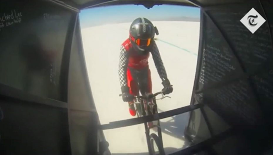 Nëna e 3 fëmijëve realizon “udhëtimin e jetës”, thyen rekordin: Personi më i shpejtë me biçikletë