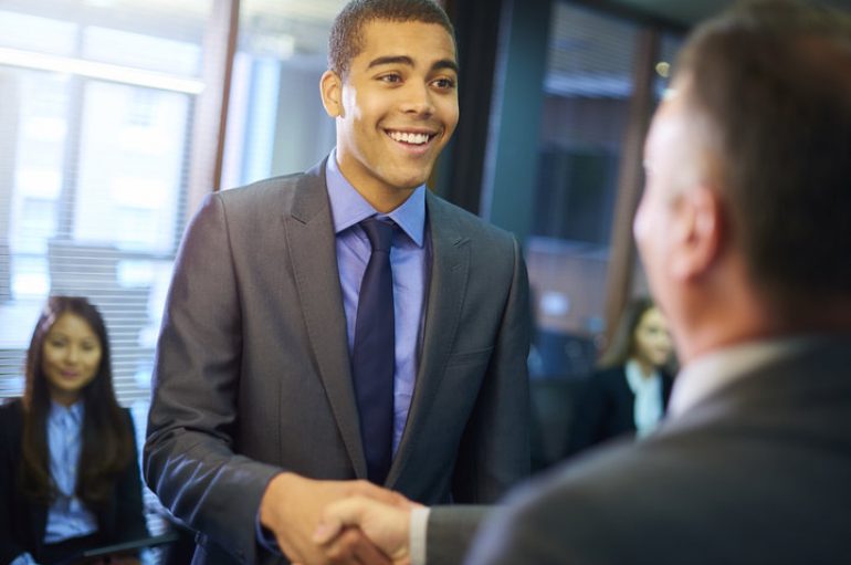 Pyetje mbresëlënëse që mund të bëni në fund të çdo interviste pune