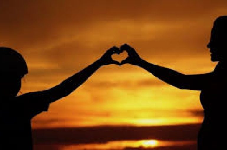 “Kjo mund të tingëllojë si e mërzitshme, por dashuria është përgjigja”