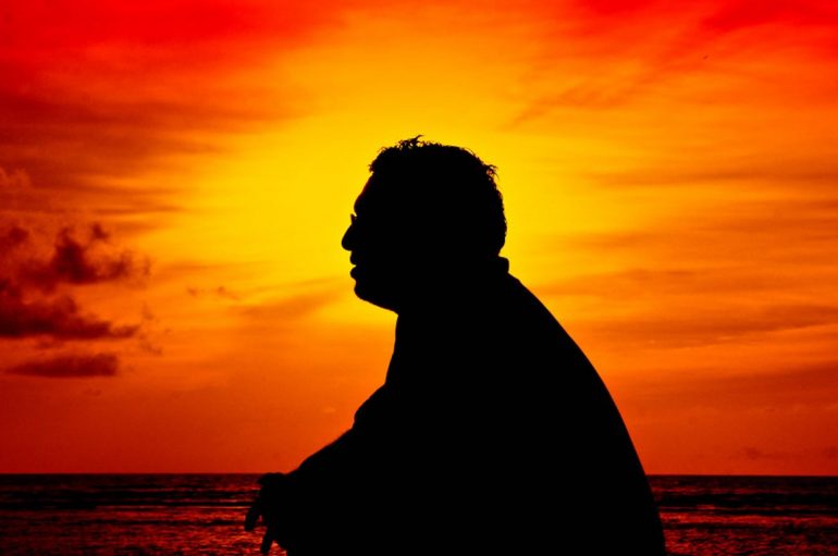 Shkalla e vetëvrasjeve tek meshkujt në Mbretërinë e Bashkuar më e ulëta në 30 vjet