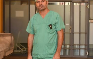 Kosovari menaxhon me sukses me 40 punonjës në zonën kirurgjike në Schwabing