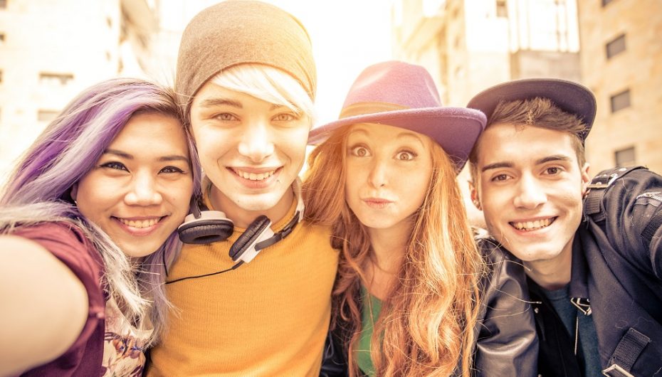 Çfarë bëjnë adoleshentët e lumtur?