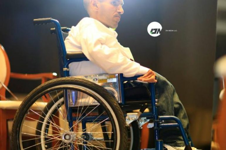 Agimi, këngëtari me aftësi të kufizuara që po realizon ëndrrat