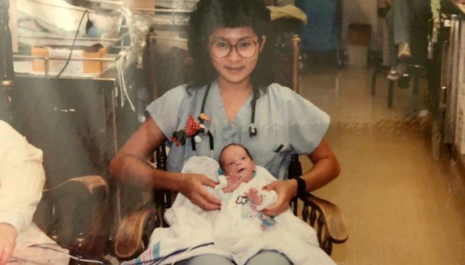 Infermierja zbulon se mjeku i ri është foshnja për të cilin u kujdes 28 vjet më parë