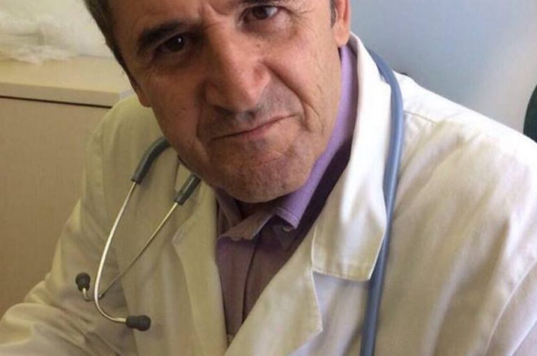 Pas autoambulancës, mjeku shqiptar dhuron shtretër për spitalin e Fierit