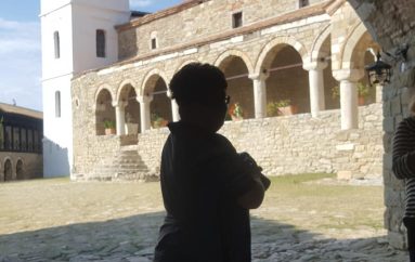 Ina, fotografja nga Fieri me aftësi ndryshe, që ka rrëmbyer dhjetëra çmime