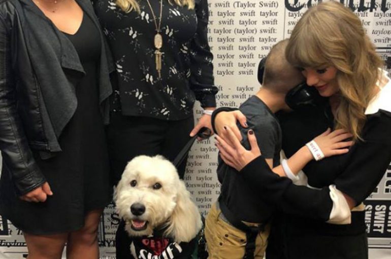 Djali me autizëm takon Taylor Swift, pasi ajo i dhuroi 10,000 $  