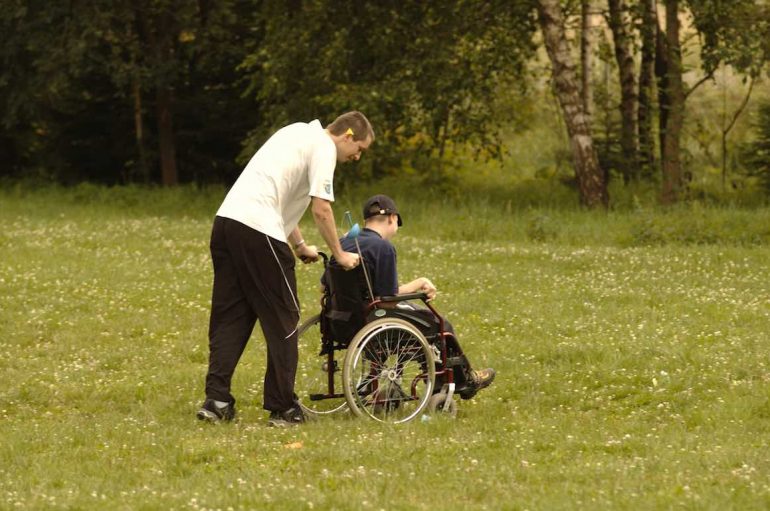 “Mençuria është shpesh herë më afër kur përkulemi, sesa kur fluturojmë”