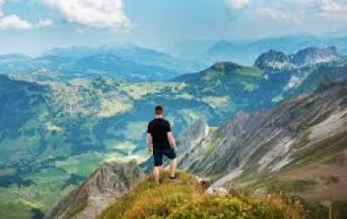 “Njerëzit e çmendur, mund ta ndryshojnë botën”