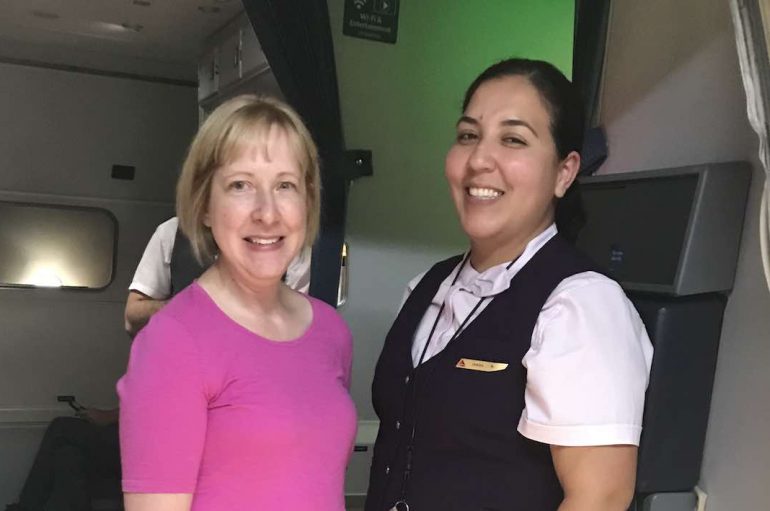 Agjentja ëngjëll, ndihmon miqtë të mos humbasin pushimet